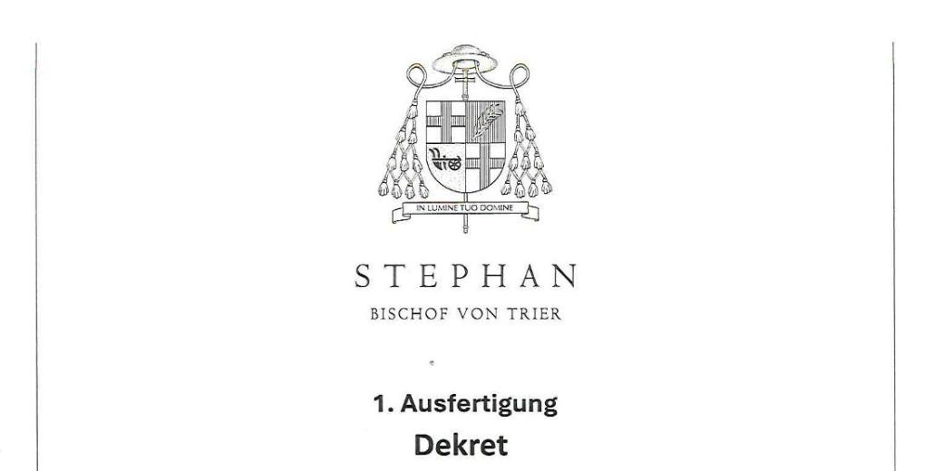 Deckblatt eines Dekrets des Bischofs von Trier mit Wappen und der Überschrift „1. Ausfertigung Dekret“.